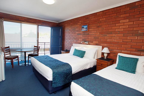 Pelican Motor Inn - Hervey Bay Accommodation 0
