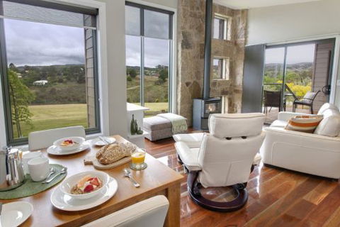 Stonetryst Spa Villas - Hervey Bay Accommodation 2