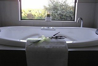 Stonetryst Spa Villas - Hervey Bay Accommodation 4