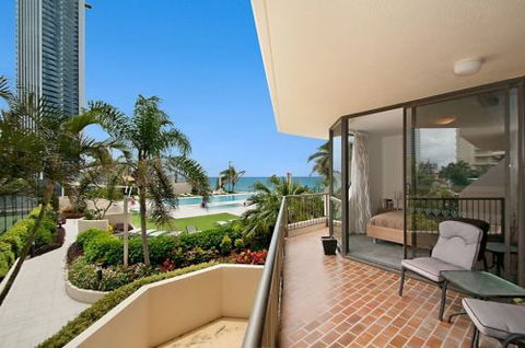 Gold Coast Holiday Stays - Hervey Bay Accommodation 0