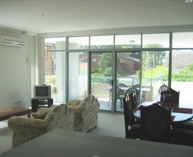 Jennys Court Apartments - Tourism Hervey Bay 0