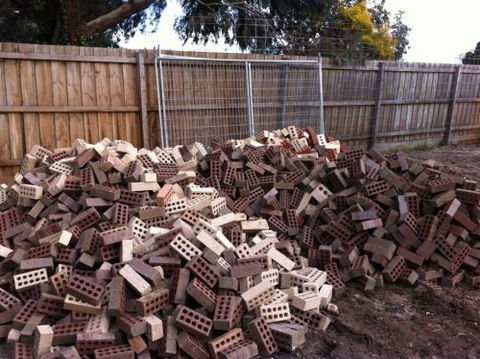 Must Collect Rubbish - Hervey Bay Accommodation 2