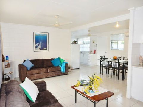 Lucinda Holiday Rentals  - Hervey Bay Accommodation 0