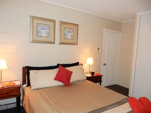 Lucinda Holiday Rentals  - Hervey Bay Accommodation 2