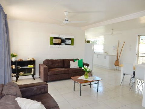 Lucinda Holiday Rentals  - Hervey Bay Accommodation 3