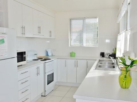 Lucinda Holiday Rentals  - Hervey Bay Accommodation 7