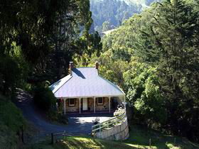 Bishops Adelaide Hills - The Waterfalls - Hervey Bay Accommodation 1