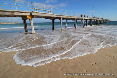 Homes Down Under - Hervey Bay Accommodation 6
