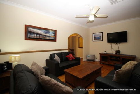 Homes Down Under - Hervey Bay Accommodation 9