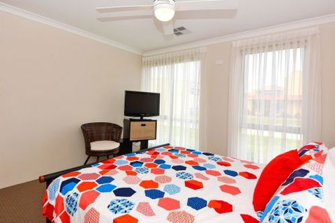 Chesapeake Retreat - Hervey Bay Accommodation 2