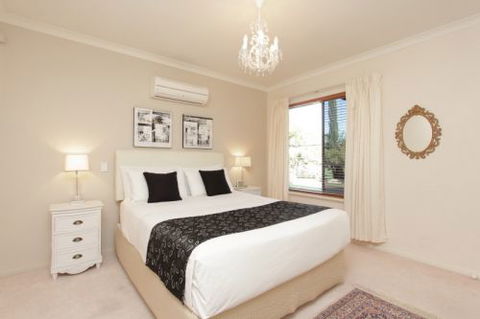 Tea Tree Manor - Hervey Bay Accommodation 0