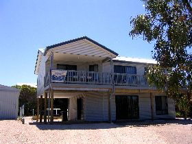 Acacia Beach House - Tourism Hervey Bay 0