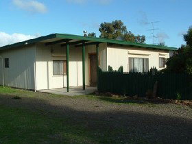 Caramor Cottages - Nathan's Nook - Hervey Bay Accommodation 0