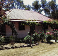 Settlers Cottage - Hervey Bay Accommodation