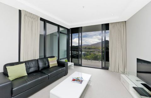 Astra Apartments Canberra - Hervey Bay Accommodation 2