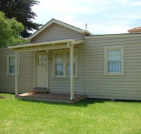 George Cottage - Hervey Bay Accommodation