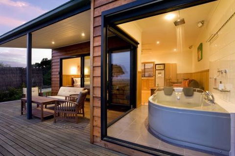 Coastal View Cabins - Hervey Bay Accommodation 0