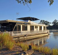 Houseboat Heaven - Hervey Bay Accommodation