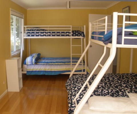 Coochiemudlo Island Family Beach House - Tourism Hervey Bay 7