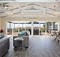 Coral Sands Luxury Beach House - Hervey Bay Accommodation