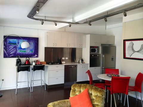 ArtHOUSE Beachfront Accommodation - Hervey Bay Accommodation 1