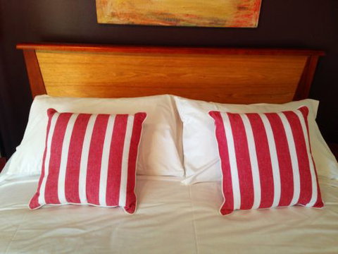 ArtHOUSE Beachfront Accommodation - Hervey Bay Accommodation 4