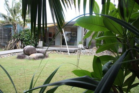ArtHOUSE Beachfront Accommodation - Hervey Bay Accommodation 7