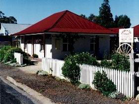 Cobb & Co Cottages - Hervey Bay Accommodation 0