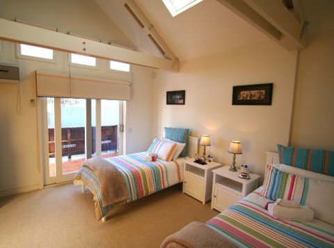 On Great Ocean Road - Hervey Bay Accommodation 1