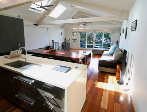 On Great Ocean Road - Hervey Bay Accommodation 2