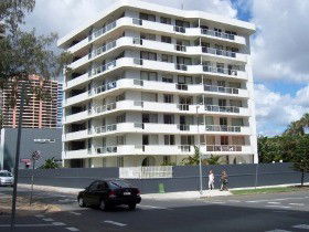 Carlton Holiday Apartments - Hervey Bay Accommodation 0