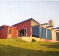 Blue Gate Farmhouse - Hervey Bay Accommodation