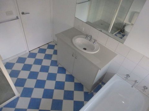 CENTREPOINT UNITS - HEIDELBERG - Hervey Bay Accommodation 4