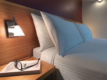 Ibis Melbourne Little Bourke Street - Hervey Bay Accommodation 2