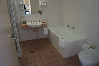 Econo Lodge Tamworth - Hervey Bay Accommodation 1