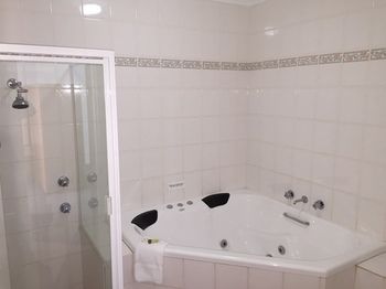 Econo Lodge Tamworth - Hervey Bay Accommodation 10