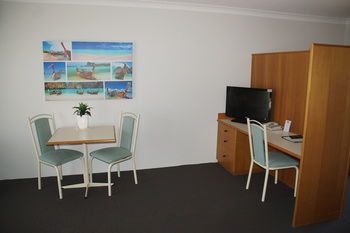 Econo Lodge Tamworth - Hervey Bay Accommodation 24