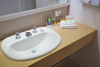Econo Lodge Tamworth - Hervey Bay Accommodation 32