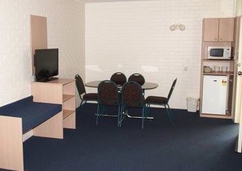 Econo Lodge Tamworth - Hervey Bay Accommodation 81