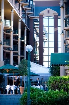 Amora Riverwalk Melbourne - Tourism Hervey Bay 14