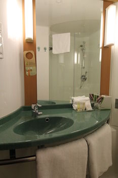 Ibis Newcastle - Tourism Hervey Bay 1