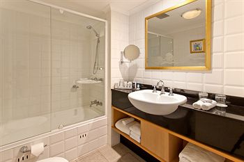 Radisson Hotel & Suites Sydney - Hervey Bay Accommodation 0