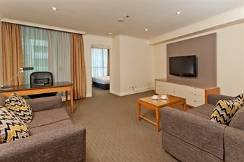 Radisson Hotel & Suites Sydney - Hervey Bay Accommodation 3