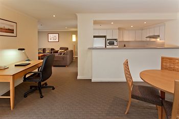 Radisson Hotel & Suites Sydney - Hervey Bay Accommodation 5