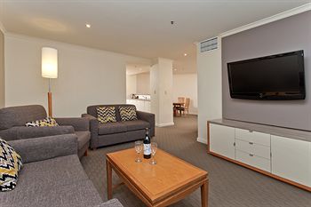 Radisson Hotel & Suites Sydney - Hervey Bay Accommodation 9