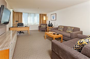 Radisson Hotel & Suites Sydney - Hervey Bay Accommodation 11