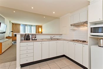 Radisson Hotel & Suites Sydney - Hervey Bay Accommodation 13