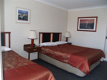 Pigeon House Motor Inn - Hervey Bay Accommodation 1