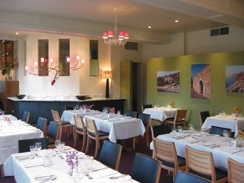 Best Western Plus The Tudor-Box Hill - Hervey Bay Accommodation 8