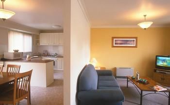 Best Western Plus The Tudor-Box Hill - Hervey Bay Accommodation 12
